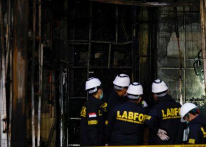 22 dead as fire sweeps through Jakarta building