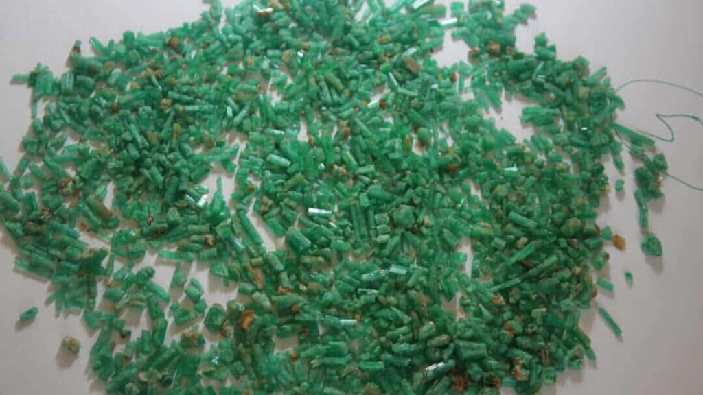 بیش از سه هزار و ۵۰۰ قیراط زمرد پنجشیر به‌فروش رسید