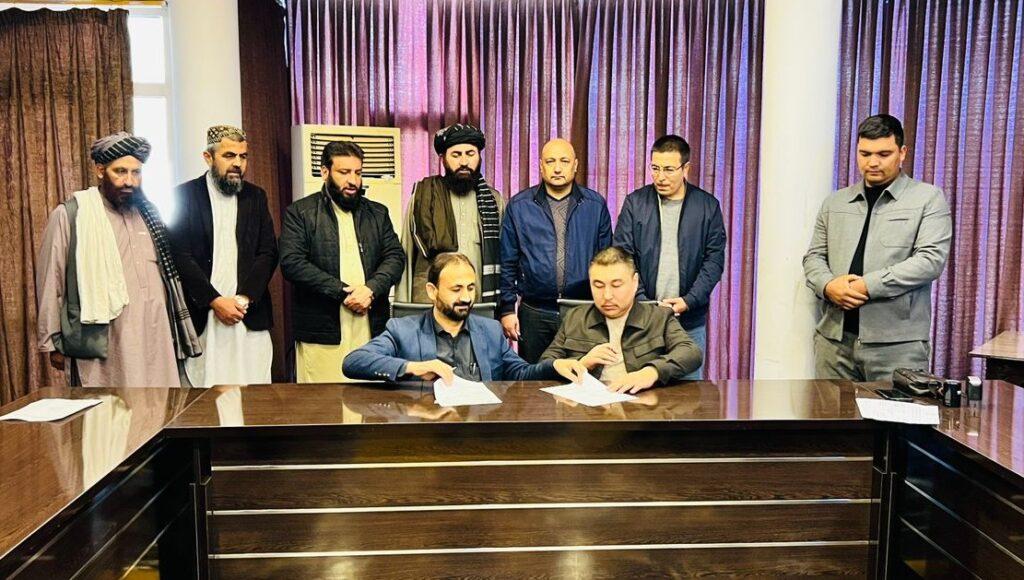 امضای چندین قرارداد تجاری میان متشبثین افغانستان و اوزبیکستان