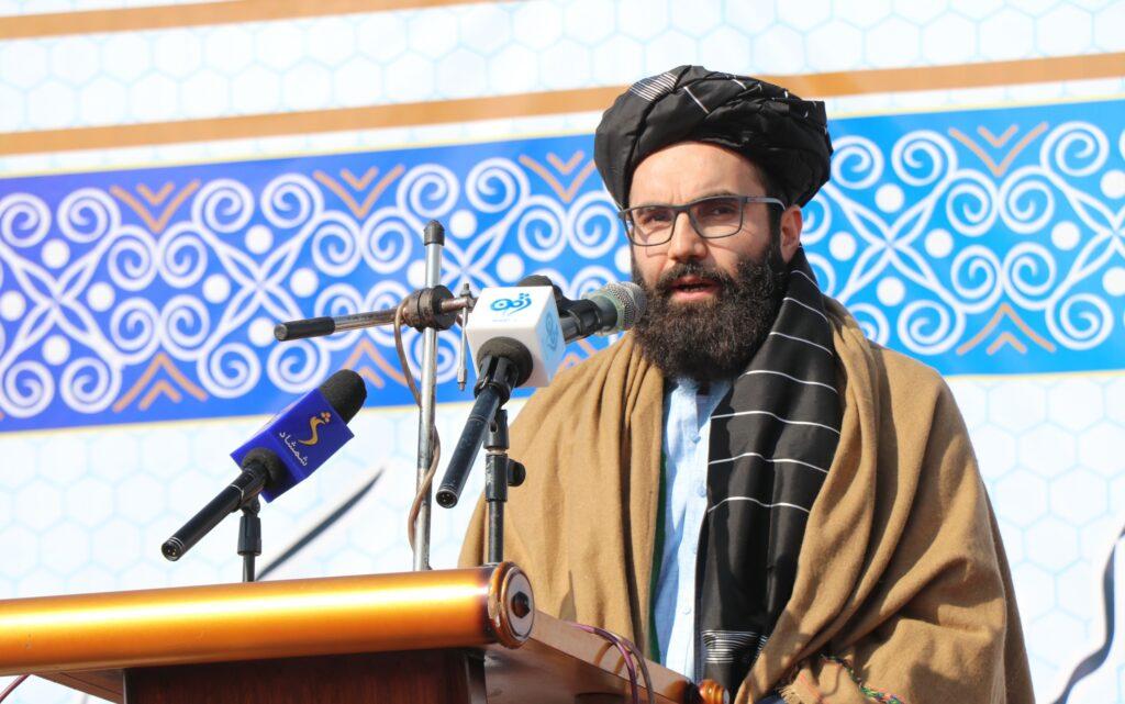 انس حقاني مسوولینو ته: موږ باید ځانونه د خلکو خادمان او ملګري وبولو