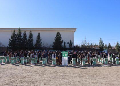 توزیع کمک‌های بنیاد ملک سلمان برای دو هزار خانواده نیازمند در فاریاب آغاز شد