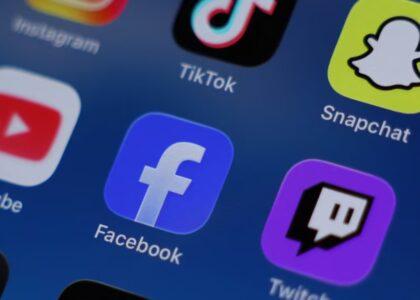 French lawmakers approve ban on social media for under-15s