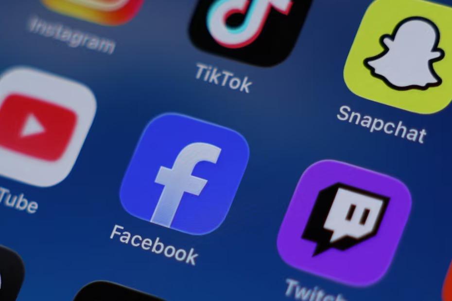 French lawmakers approve ban on social media for under-15s