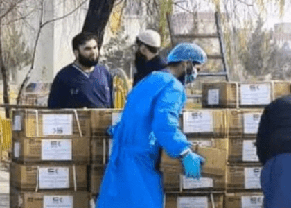 امارات متحدۀ عربی ۳۲ قلم دوا و تجهیزات طبی به شفاخانۀ فاریاب اهدا کرد