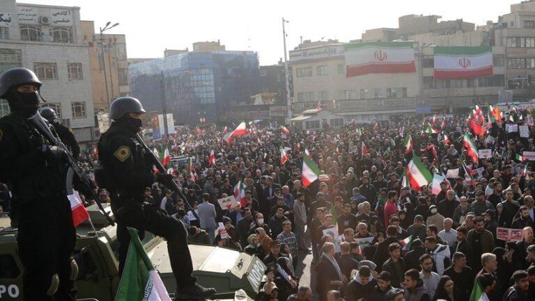 امریکا از شهروندانش خواست ایران را ترک کنند