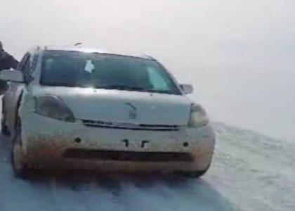 ده‌ها مسافر گیرمانده در برف در جوزجان نجات داده شدند