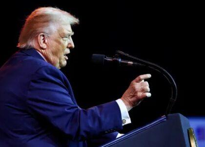 ټرمپ د ګرینلنډ مسئلې په غبرګون کې پر اتو اروپايي هېوادونو اضافي تعرفې لګوي