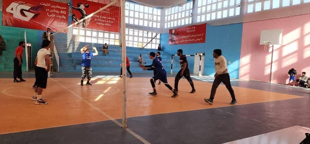 غزني کې د ۱۲ لوبډلو ترمنځ د والیبال غوره لیګ سیالۍ پیل شوې
