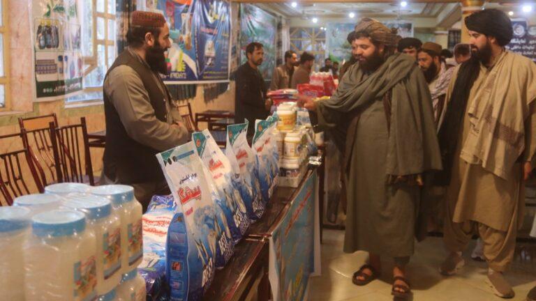 نمایشگاه سه‌روزهٔ تولیدات داخلی در فراه گشایش یافت
