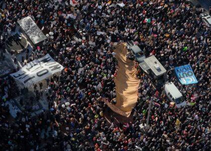 امریکا کې د دغه هېواد د ګمرک او کډوالۍ ادارې ځواکونو پر ضد پراخ اعتراضونه