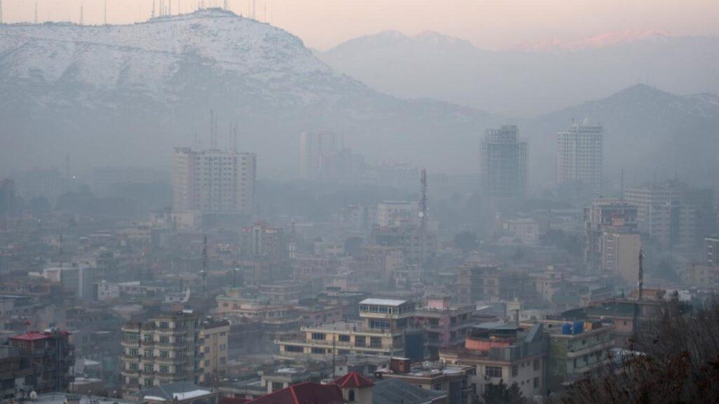 Doctors warn Kabul residents of health risks from air pollution