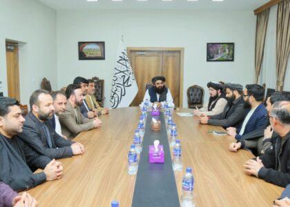 متقي د افغانستان د سوداګرۍ او پانګونې خونې مسوولینو ته د هر اړخیزې همکارۍ ډاډ ورکړی