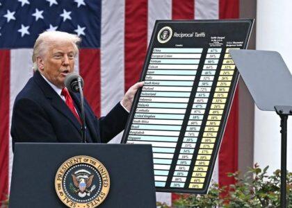 وضع تعرفۀ ۱۰ درصدی تازه از سوی ترمپ و هشدار کارشناسان از پیامدها