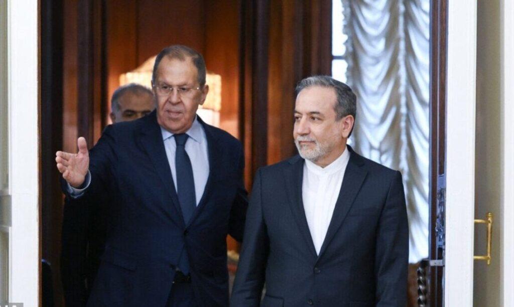 لاوروف او عراقچي د ايران او امريکا ترمنځ د مذاکراتو په اړه خبرې کړې