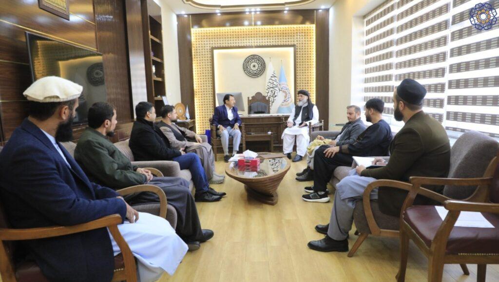 یک تاجر هندی علاقه‌مند به راه‌اندازی صالون سنگ‌های قیمتی در افغانستان شد