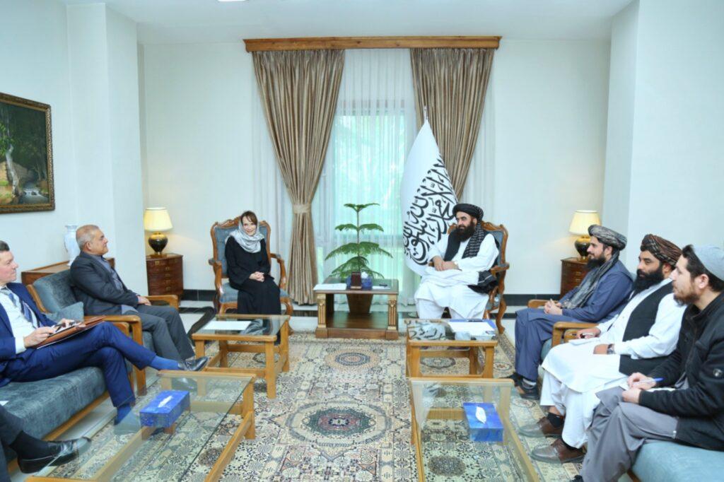 Muttaqi, Retwatte discuss humanitarian cooperation, coordination