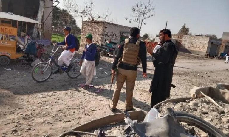 انفجار در خیبرپختونخوا؛ دو نفر کشته و ۱۲ تن دیگر زخمی شدند