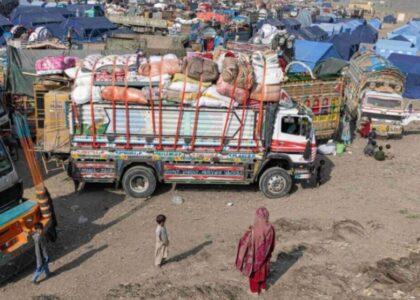 پاکستان دستور بسته شدن کمپ مهاجرین افغان در صوابی را داده است