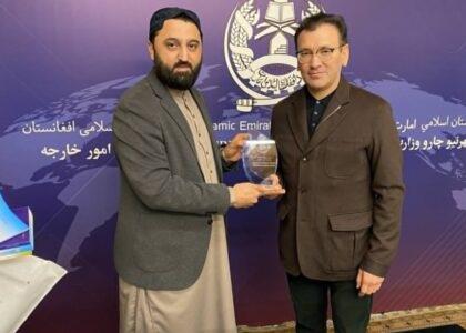 مقام‌های افغان و اوزبیکستانی دربارۀ تقویت همکاری‌های راهبردی گفت‌وگو کردند