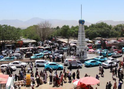 د کابل د قره‌باغ ولسوالۍ بازار یو شمېر هټۍوال: د هټیو لوړې شوې کرایې دې بېرته راکمې شي