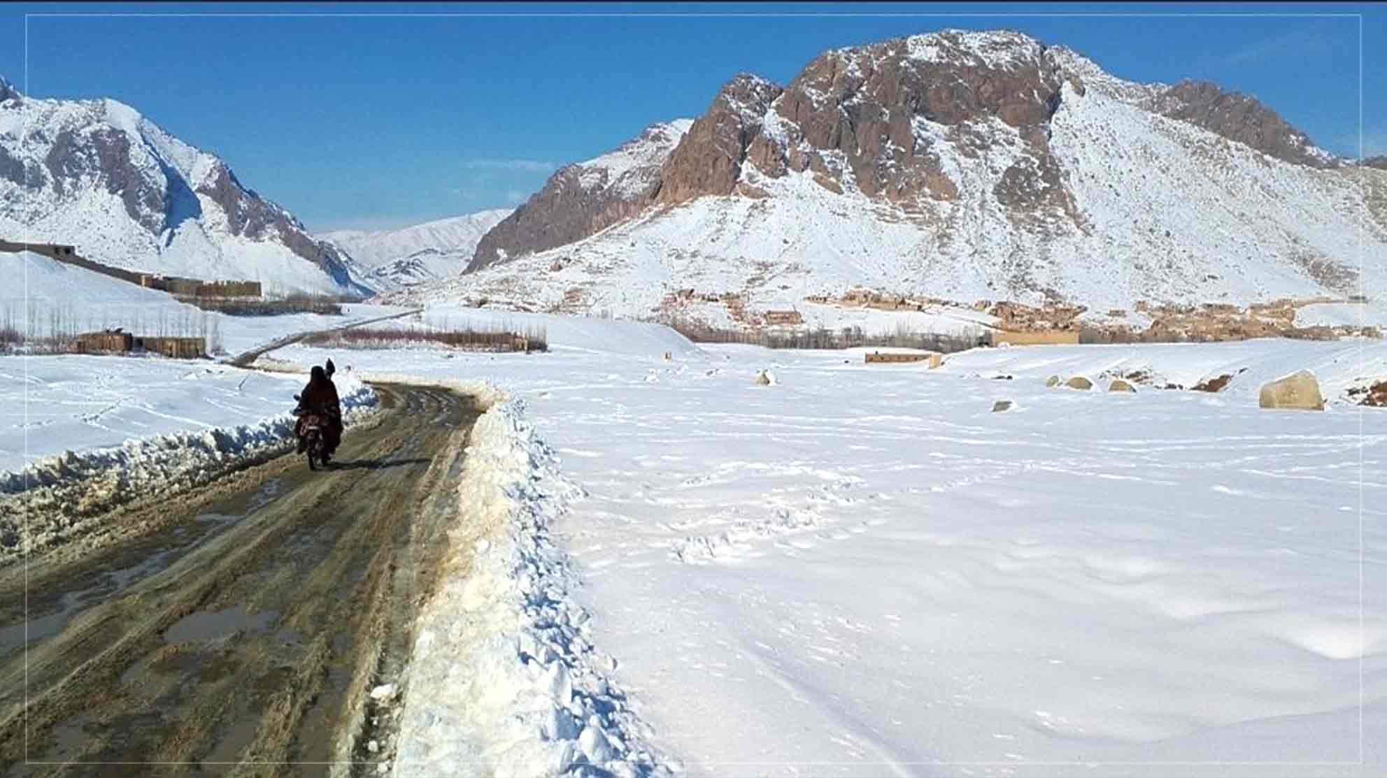د میدان‌وردګو د چک – دایمیرداد سړک رغولو چارې په قرارداد ورکړل شوې