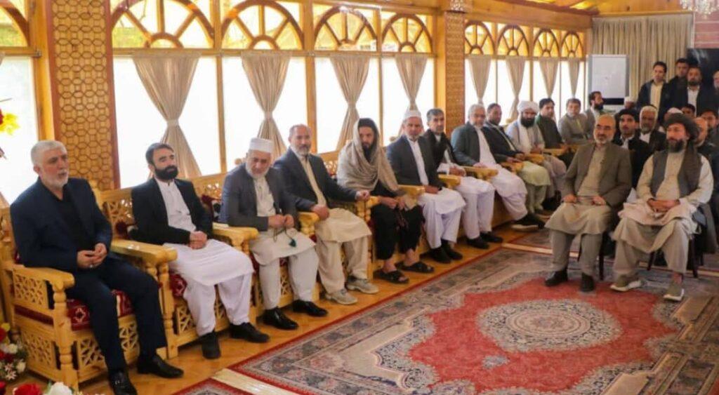 تاجران هرات ۱۵ میلیون افغانی کمک نقدی به مردم ایران اهداء کردند