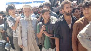 صدها افغان از زندان‌های پاکستان آزاد و به کشور برگشتند