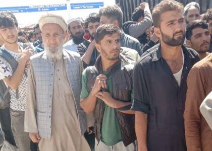 صدها افغان از زندان‌های پاکستان آزاد و به کشور برگشتند