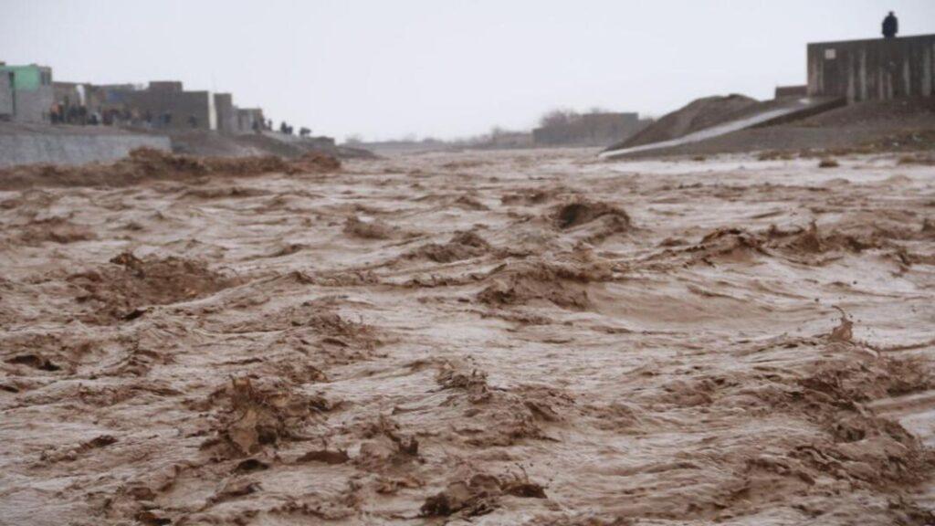 هېواد کې د ورښتونو له امله د مړه شوو کسانو شمېر ۴۲ ته ورسېد