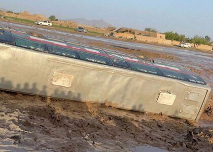 سقوط موتر در آب در ولسوالی زاول هرات؛ تمامی سرنشینان نجات یافتند