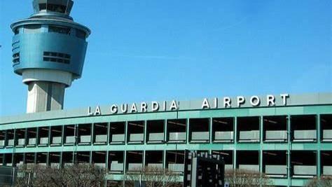 د الوتکې او موټر ټکر؛ د لاګاردیا هوايي ډګر الوتنې وځنډول شوې