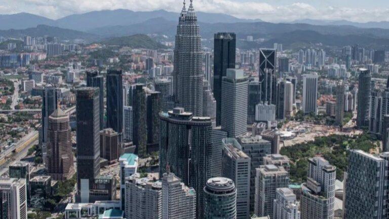 Malaysia tightens rules for foreign workers