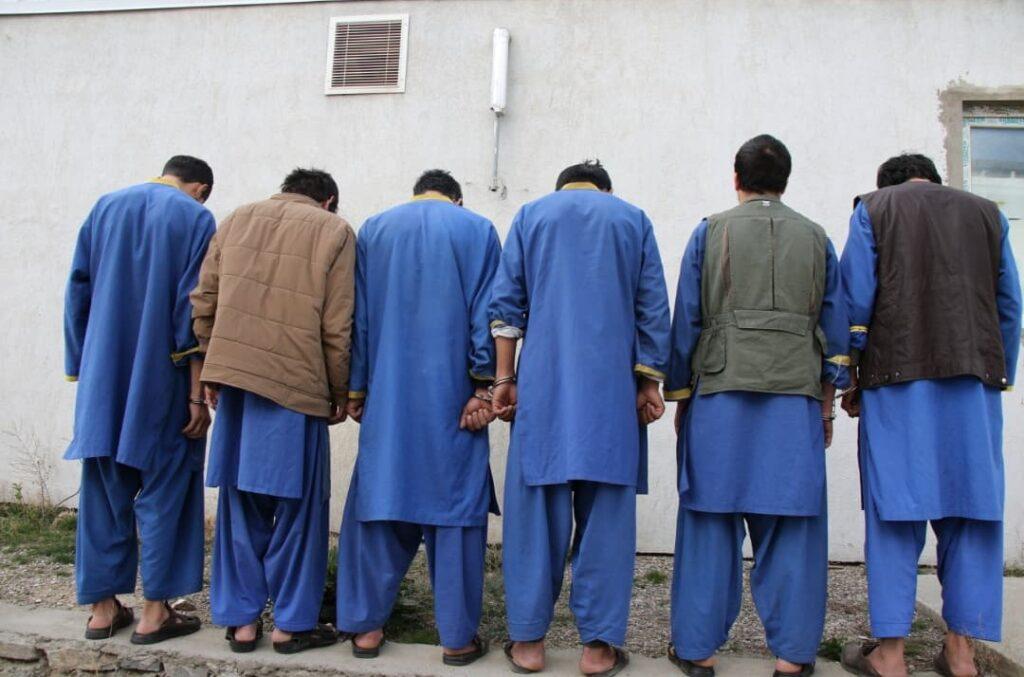 بازداشت یک گروه شش‌نفره کلاه‌برداری به نام شبکه‌های مخابراتی در پروان