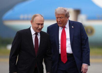 پوتین و ترمپ دربارۀ ایران، اوکراین و ونزویلا گفت‌وگوی تیلفونی کردند