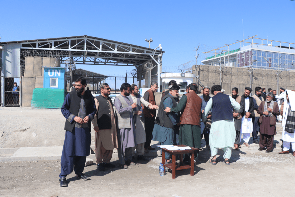 یو شمېر افغان شخصیتونو پر افغانستان د پاکستان د بریدونو په تړاو یوناما ته اعتراض‌لیک وسپاره