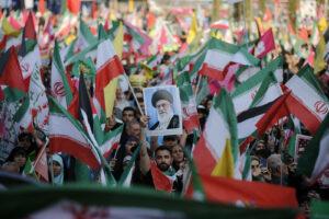 US Intel report says large-scale war ‘unlikely’ to topple Iran’s govt