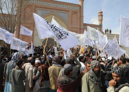 صدها باشندهٔ شهر کابل حملات پاکستان را محکوم و حمایت خود را از نیروهای افغان اعلام کردند