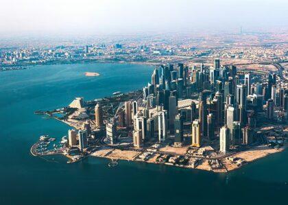 یک هلیکوپتر قطر در اب های سر زمینی این کشور سقوط کرده است