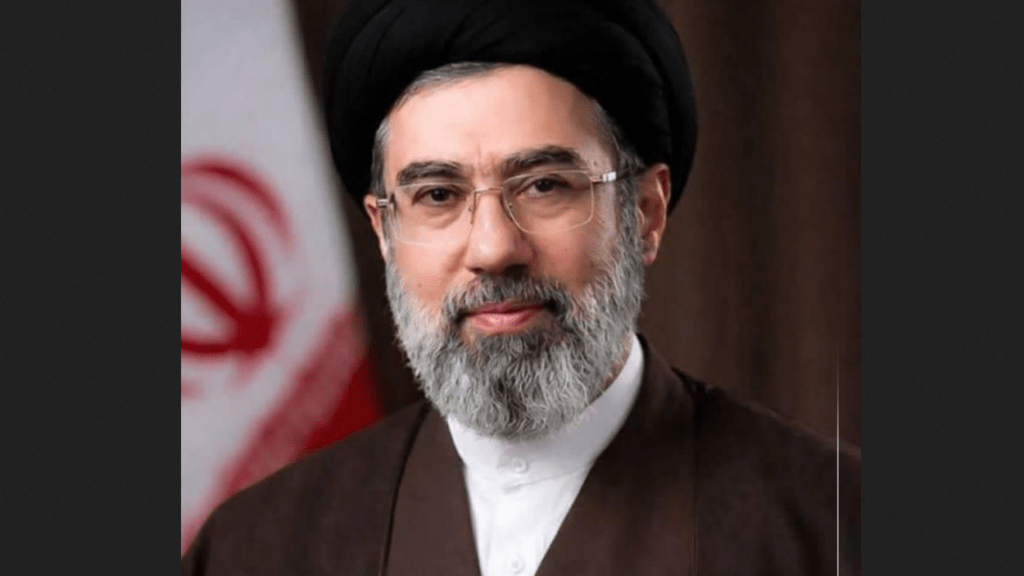 سیدمجتبی خامنه‌ای: کشورهای همسایه ایران پایگاه‌های امریکا را تعطیل کنند