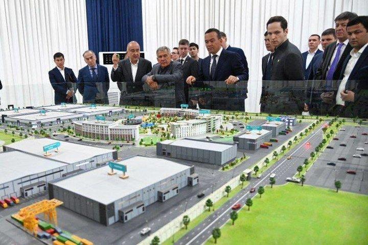 اوزبېکستان او تاتارستان د ترمذ له مسيره له افغانستان سره پر پوله د توکو د ترانزیټ فرصتونه وڅېړل