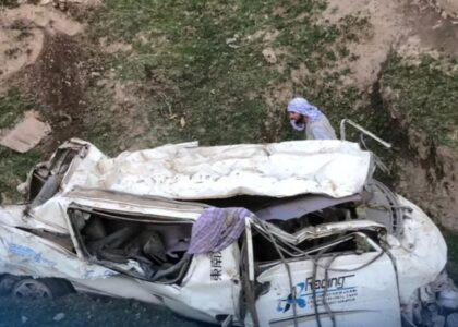 حادثه ترافیکی در فیض‌آباد؛ سه تن جان باختند و ۱۱ تن زخمی شدند