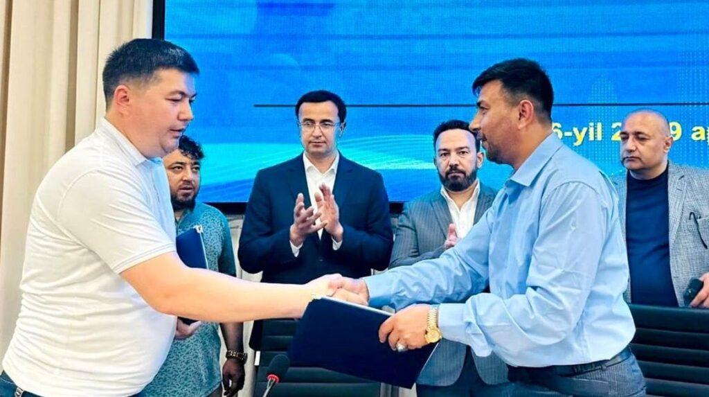 افغانستان او اوزبېکستان د سوداګرۍ برخه کې ۱۶ هوکړه‌لیکونه لاسلیک کړل