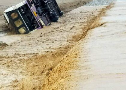 حادثۀ ترافیکی در غزنی جان دو تن را گرفت و ۱۳ زخمی برجا گذاشت