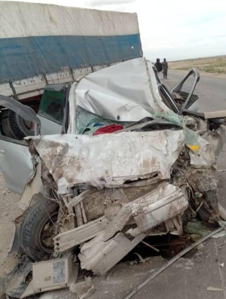 غزني کې ترافیکي پېښه؛ درې کسان مړه او درې نور ټبیان شوي