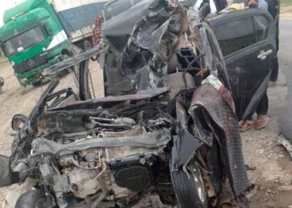 غزني کې ترافیکي پېښه؛ درې کسان مړه او درې نور ټبیان شوي