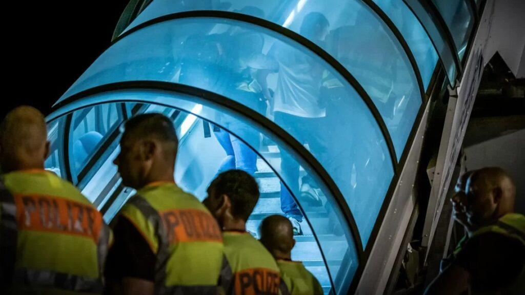 جرمني ۲۵ افغان کډوال و ایستل