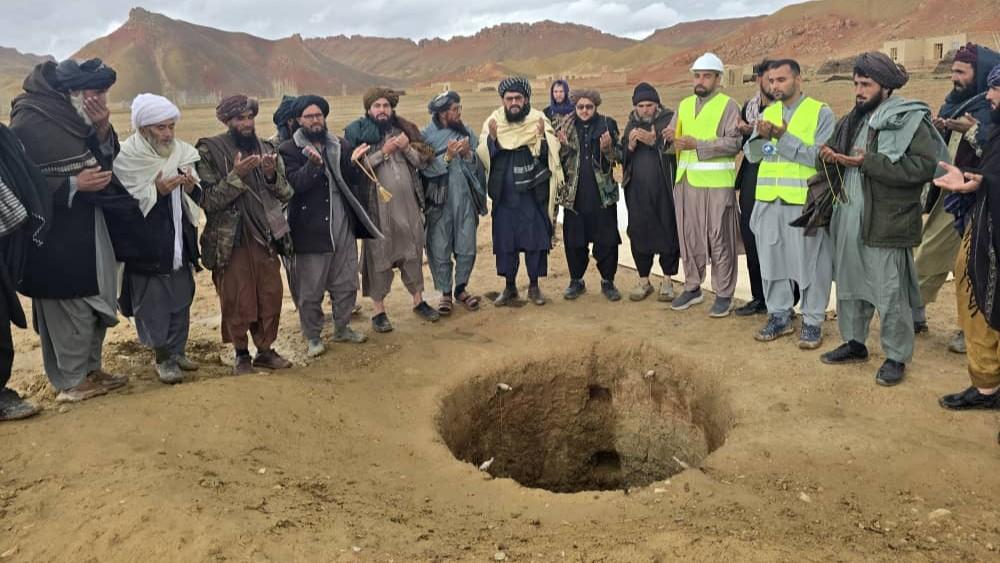 کار ساخت پنج‌ شبکهٔ آب‌رسانی در غور آغاز شد