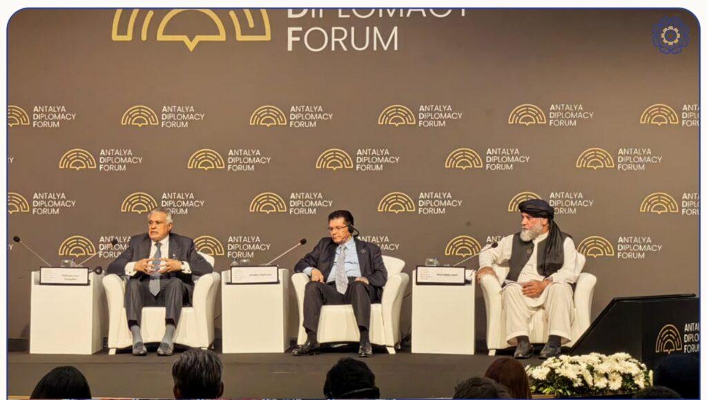 عزیزی: با وجود گرانی جهانی، بازار نفت و گاز در افغانستان با ثبات مانده‌است