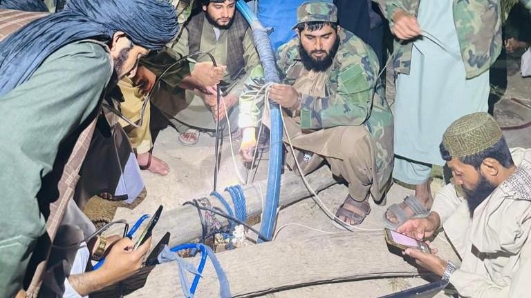 نجات یک کودک از چاه عمیق در ولسوالی نادعلی ولايت هلمند