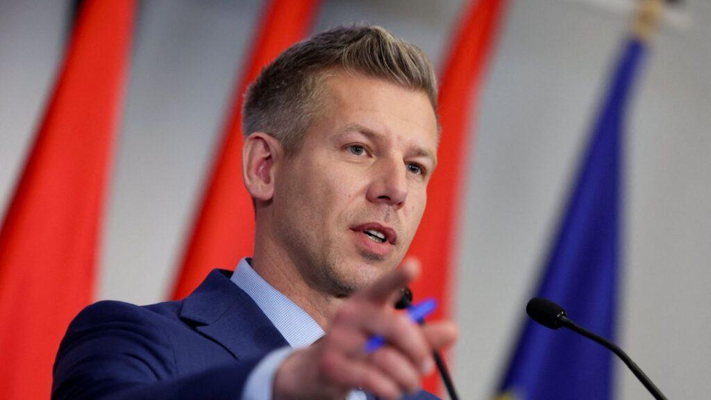 د هنګري لومړی وزیر: که نتانیاهو مو هېواد ته راشي، وبه یې نیسو